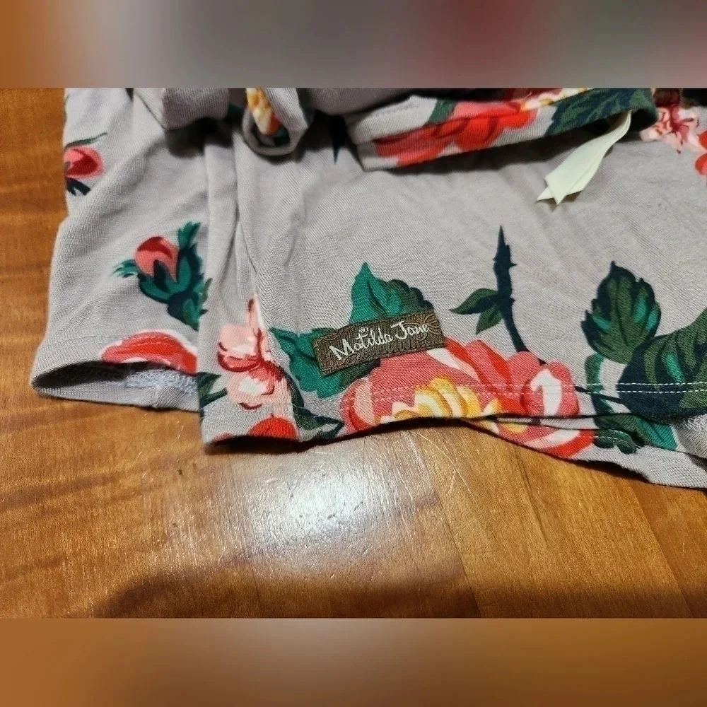 Matilda Jane Gray Floral Shift Dress Medium - Picture 4 of 5